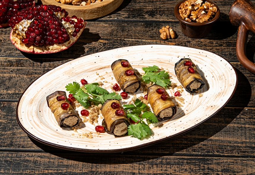 Рулетики из баклажанов с орехами