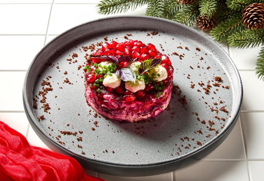 Сельдь под шубой из печёных овощей с гранатом