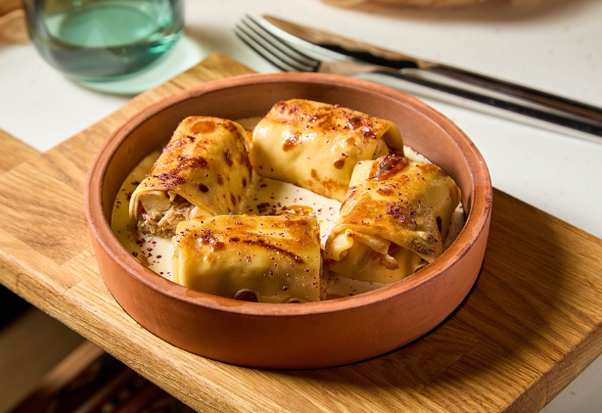 Блины запечённые с цыплёнком в сливочном соусе