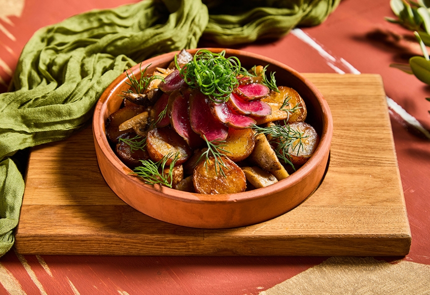 Оджахури с белыми грибами и гурийскими огурцами