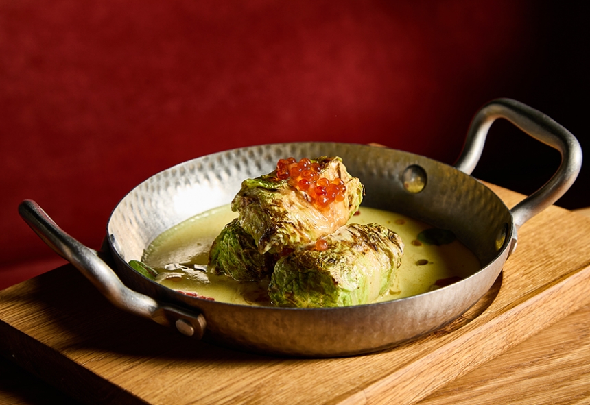 Голубцы с креветками в шафрановом соусе