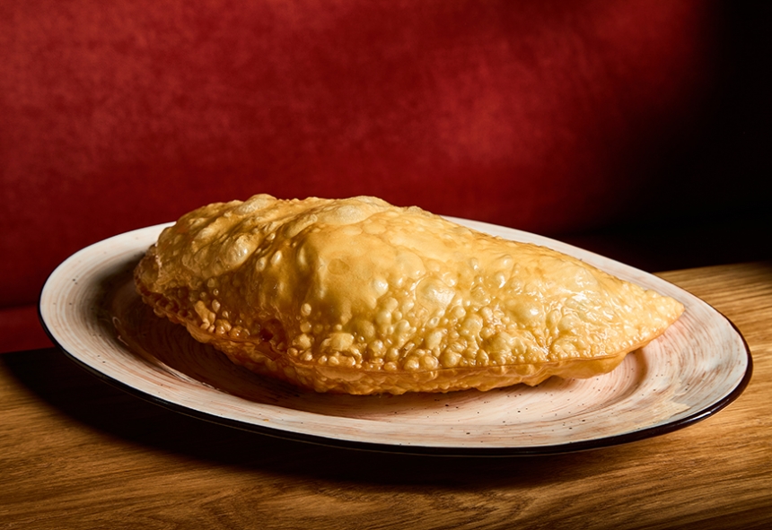 Чебурек с мраморной говядиной