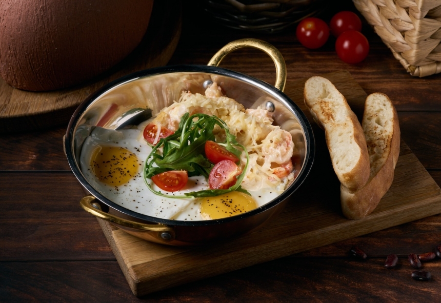 Яичница с кальмаром и креветкой